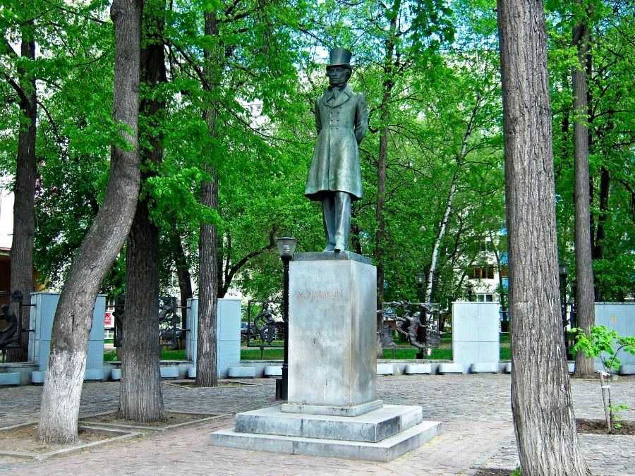 Бюст а. с. пушкина (брест) — энциклопедия руниверсалис