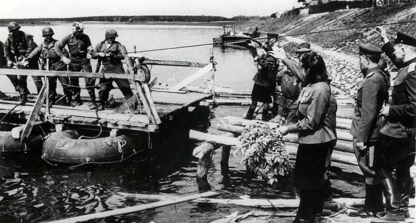 Встреча на эльбе советских и союзных войск в 1945 году