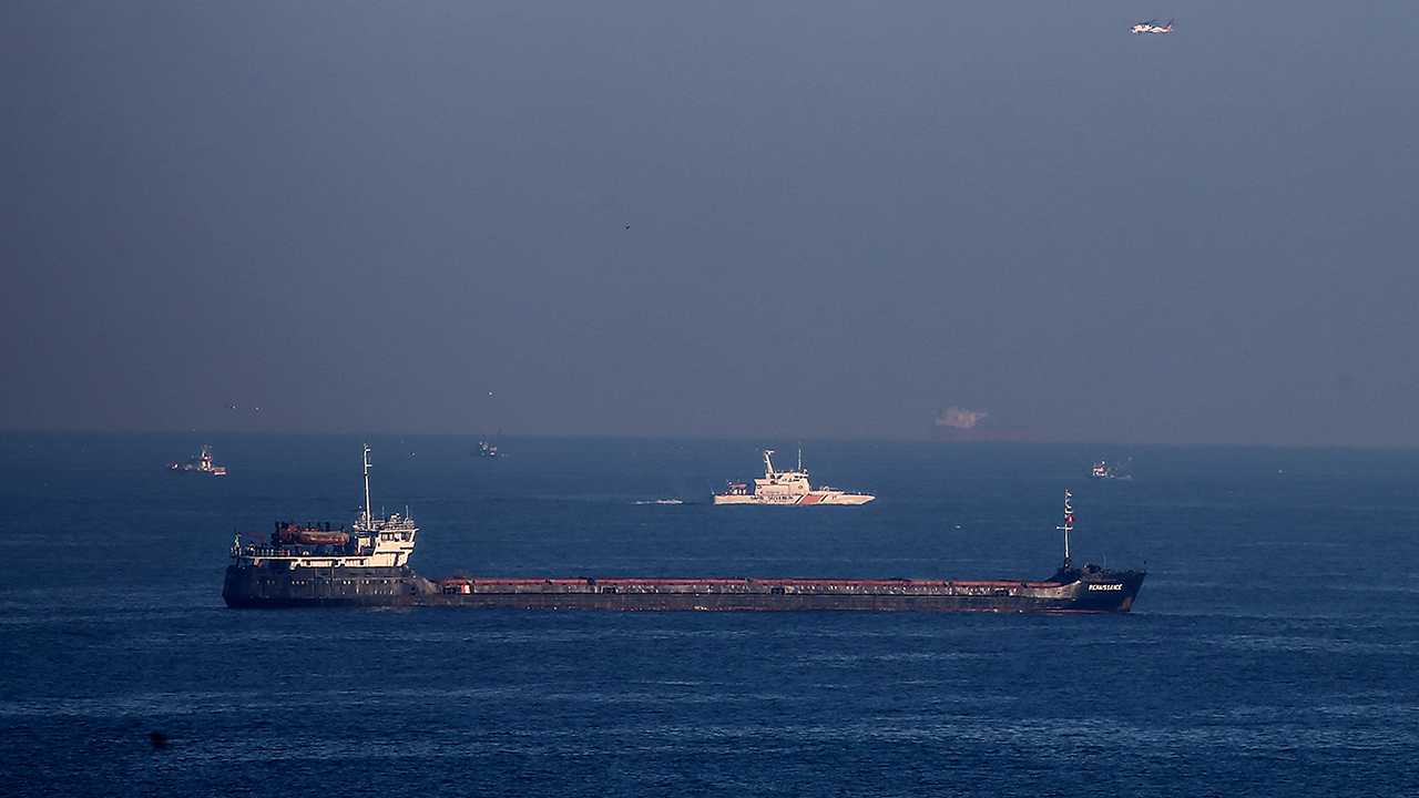 «пираты карибского моря»: бандит и негодяй – славный малый?