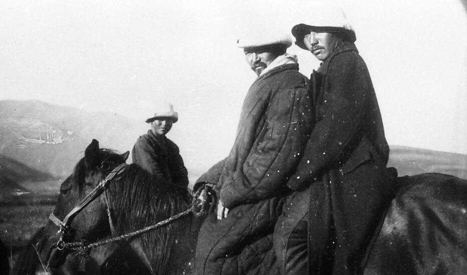 Летом 1916 года началось вооруженное выступление мусульманского населения среднеазиатских владений Российской империи против русских поселенцев и центральной власти