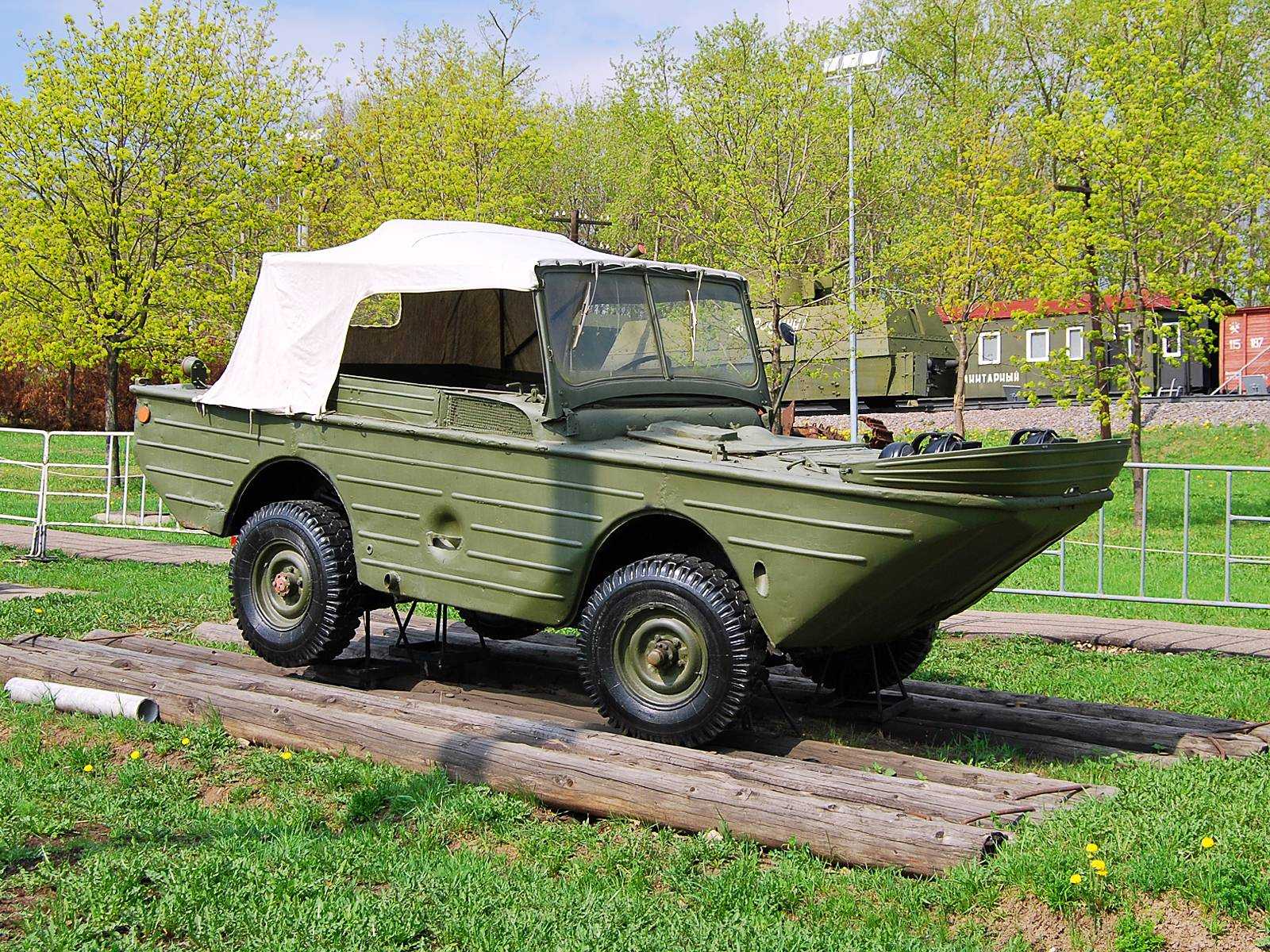 Легкий плавающий танк т-37а