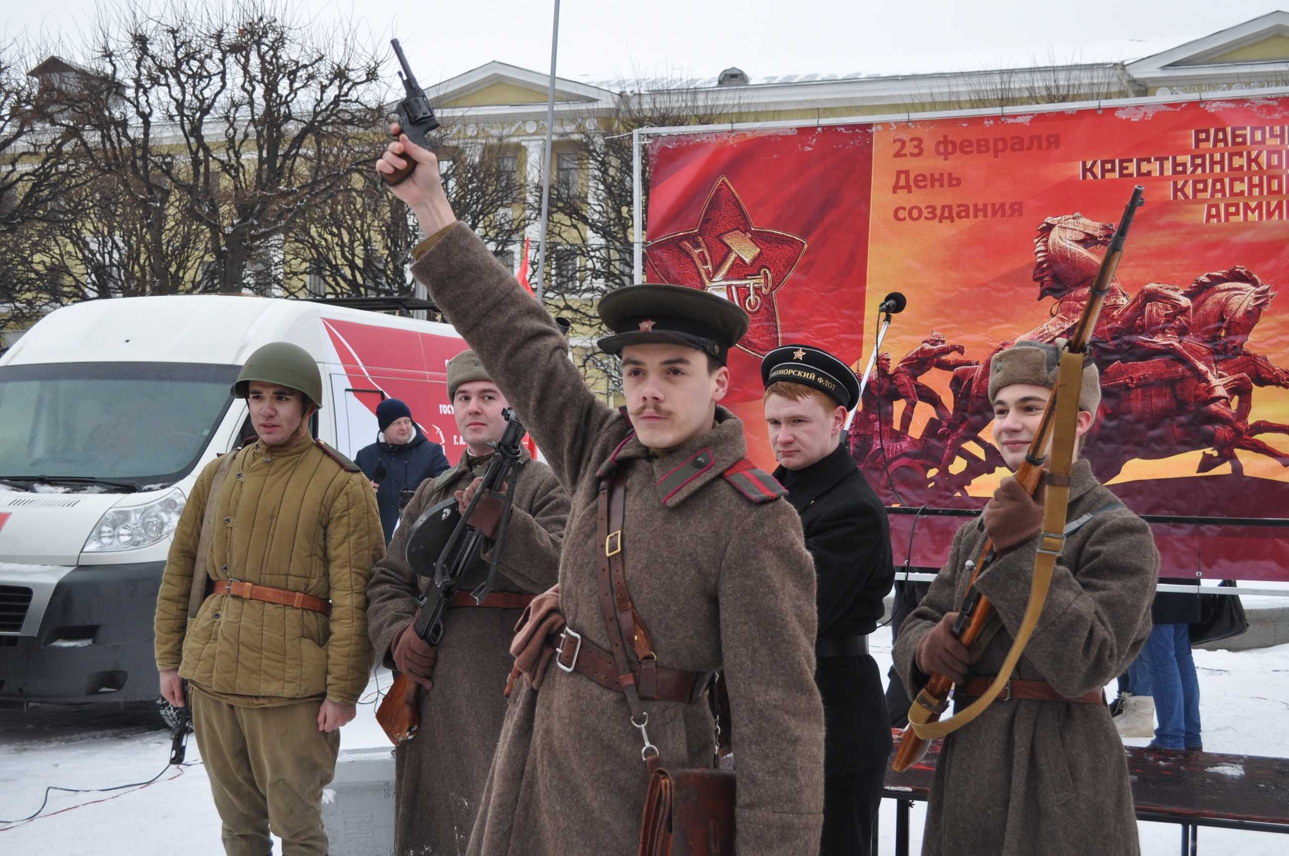 Армия:как_появились_воинские_звания    [свободная энциклопедия мирового вооружения]
