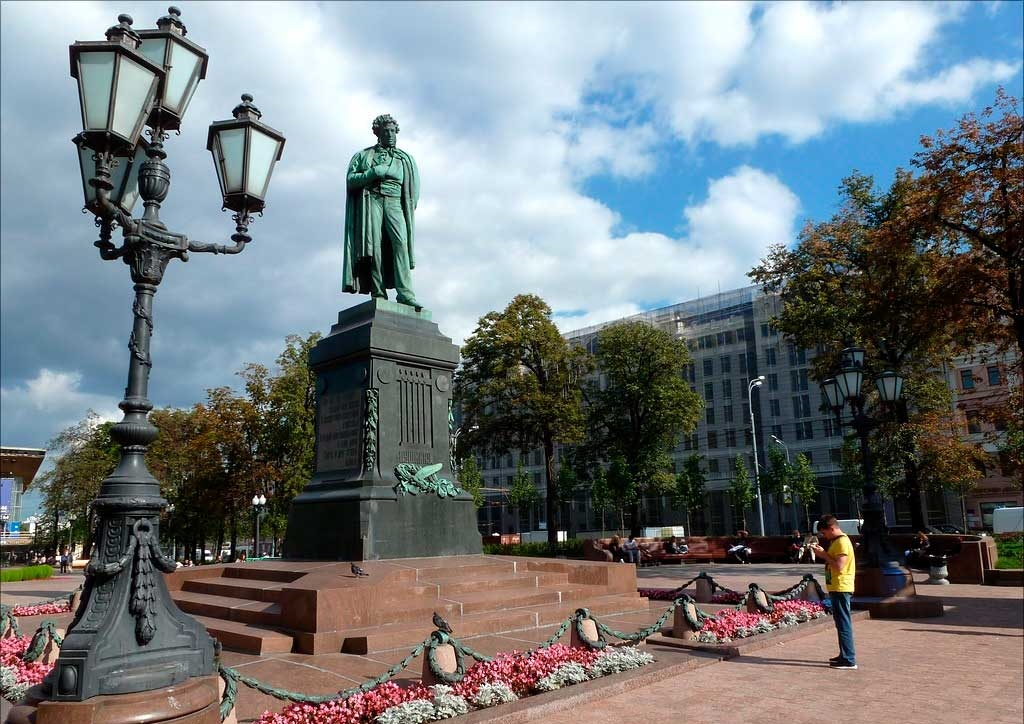 Дорогой наш пушкин
