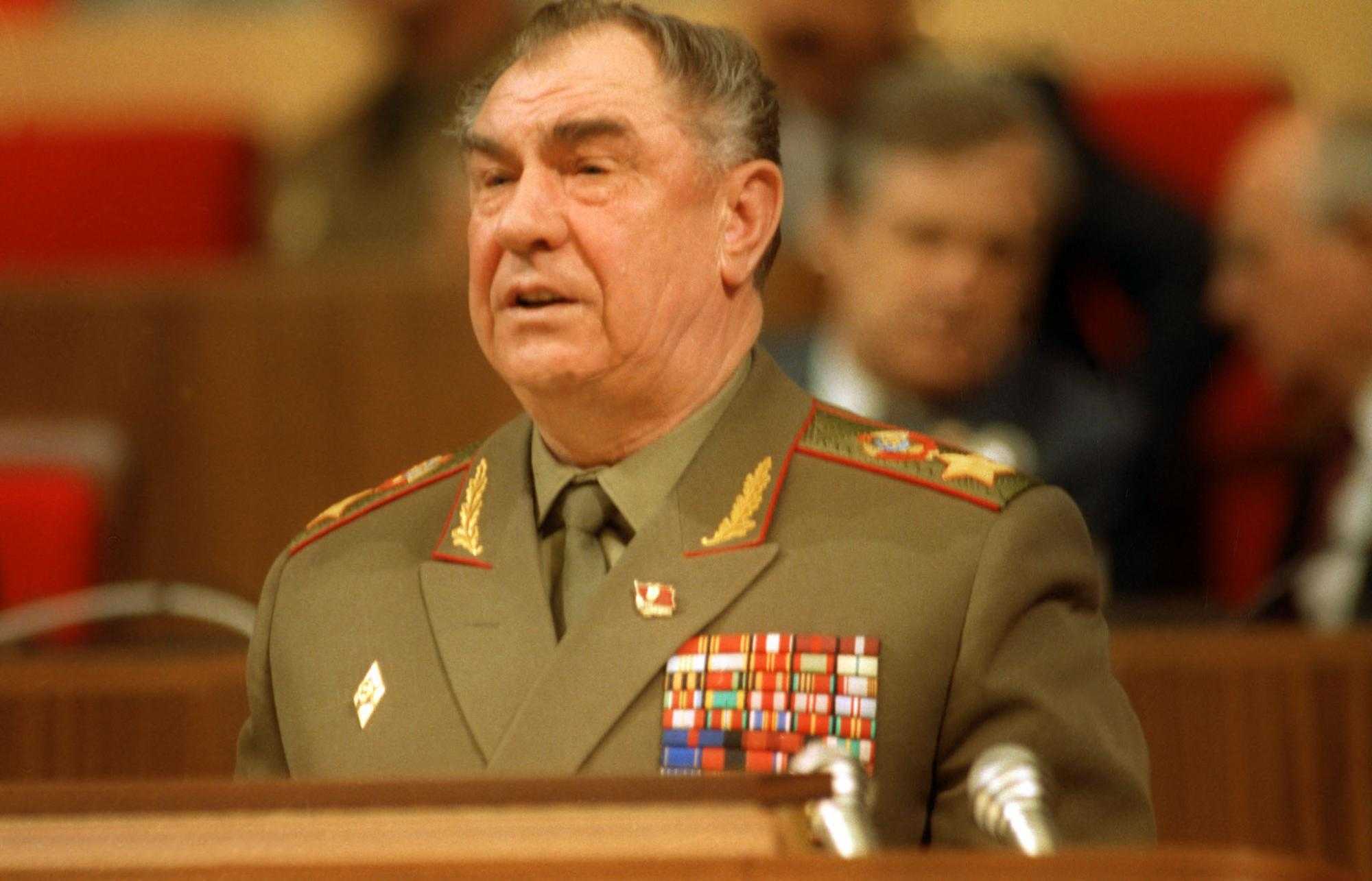 Беседа с последним Министром обороны СССР Маршалом Дмитрием Тимофеевичем Язовым Недавно кинорежиссёр Никита Михалков предложил признать преступной деятельность Горбачёва и Ельцина Неплохо было бы присоединить к ни