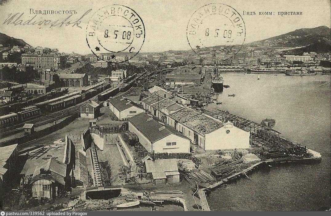 История владивостока  основан в 1860 году.