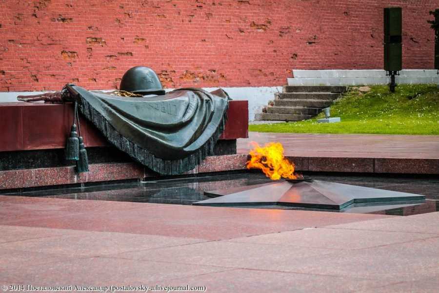Подвиг твой бессмертен: как у кремлевской стены появилась могила неизвестного солдата | оод "россия"