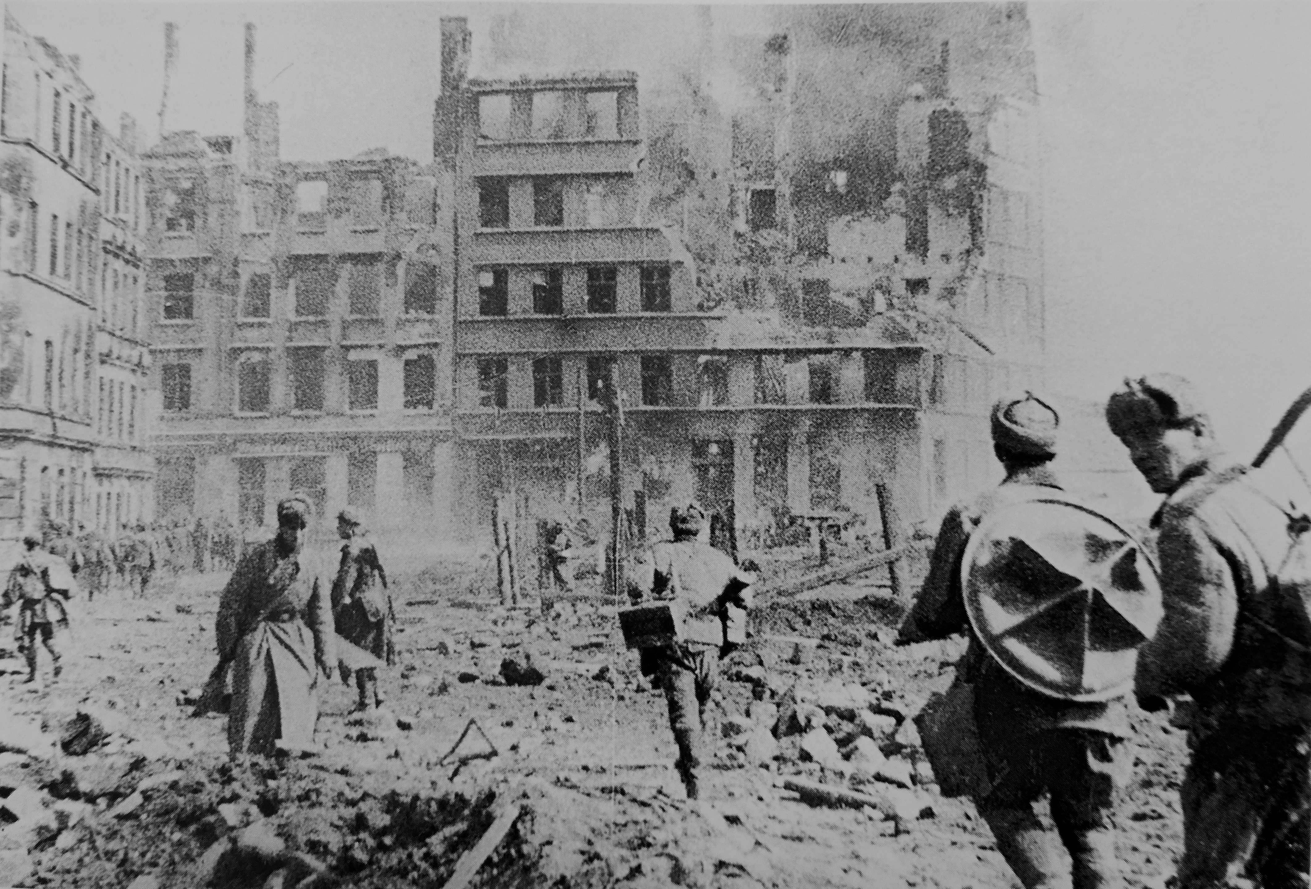 9 апреля - памятная дата военной истории россии. в этот день в 1945 году советские войска взяли германскую мощную крепость кенигсберг