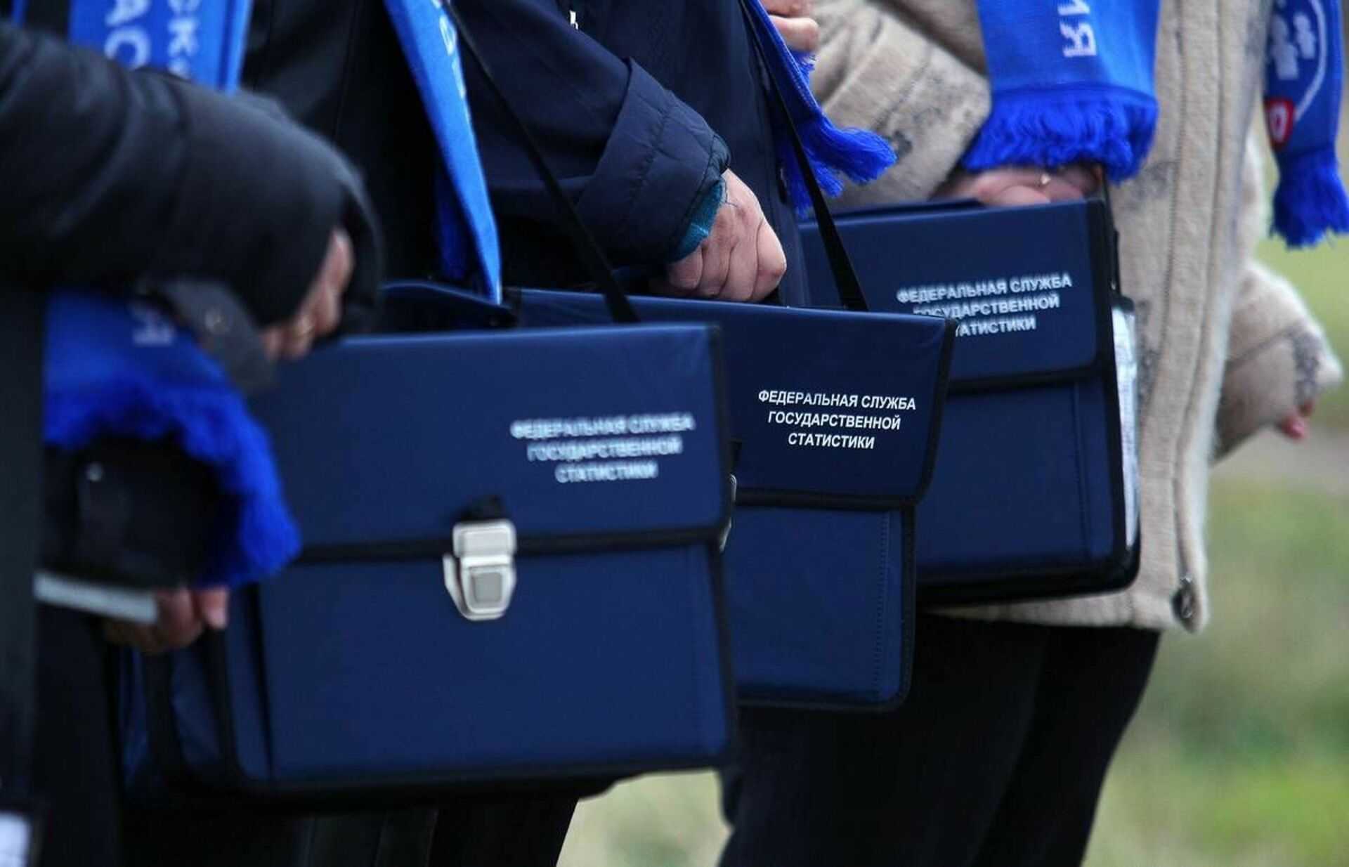 Стало известно когда пройдет новая перепись населения в России По распоряжению председателя Правительства РФ Дмитрия Медведева пробная перепись пройдет с 1 по 31 октября 2018 года а Всероссийская с 1 по 31 октября 2020 года