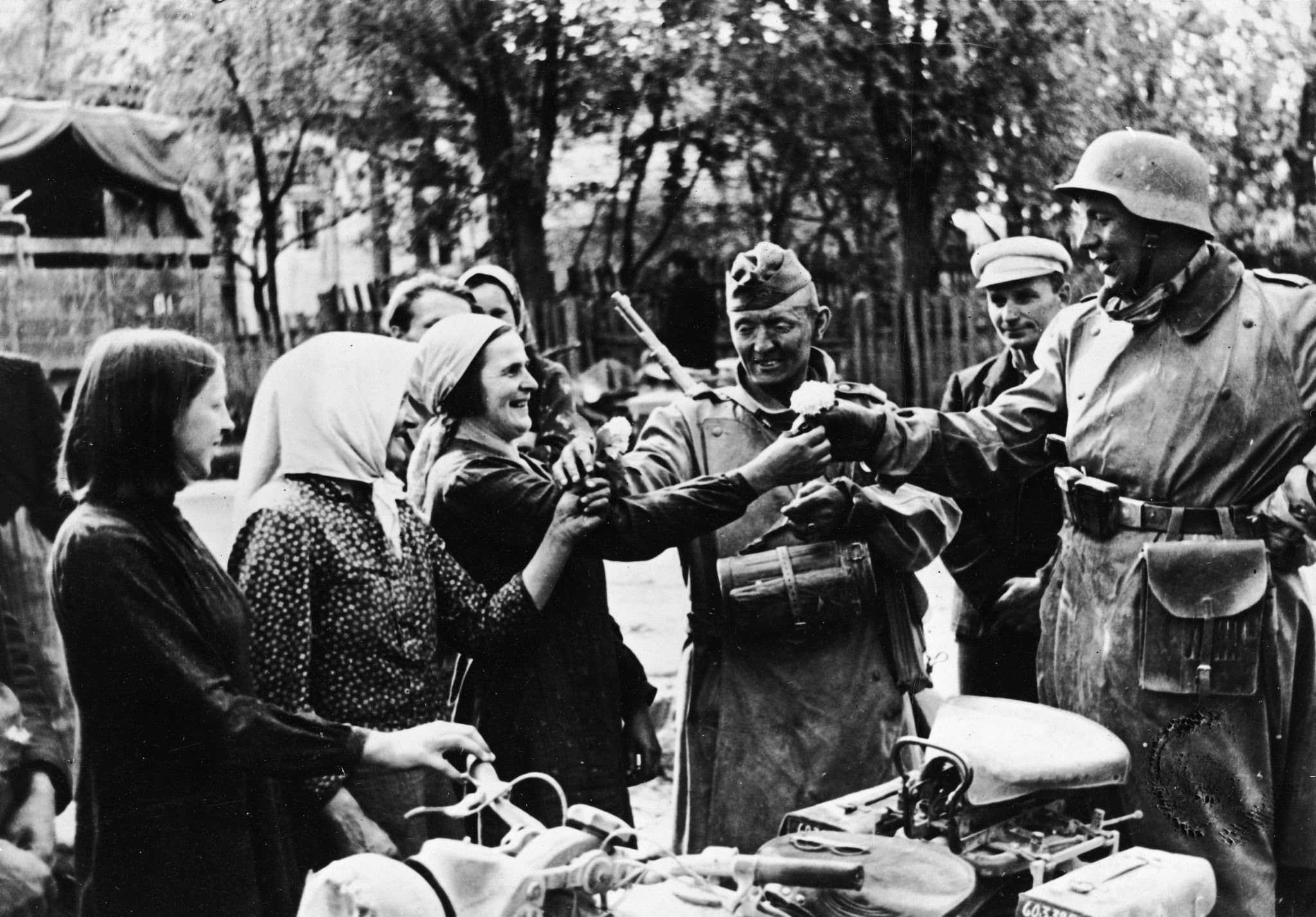Мой адрес - советский союз...: 1941 год глазами немцев: березовые кресты вместо железных...
