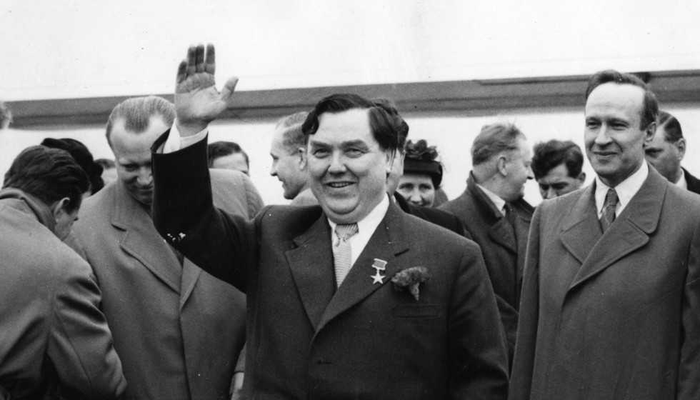 Биография маленкова георгия максимилиановича кратко, фото