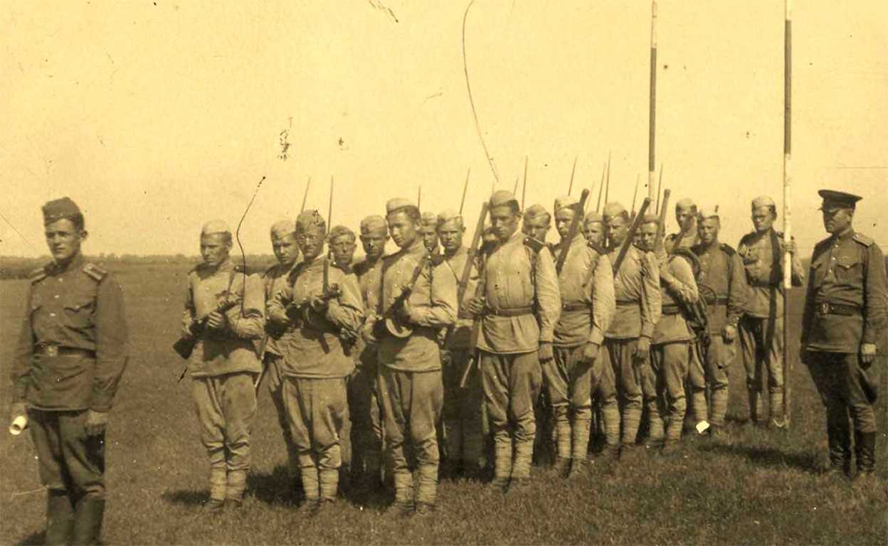 Зачем раньше солдаты обматывали ноги до колен? - живой мир