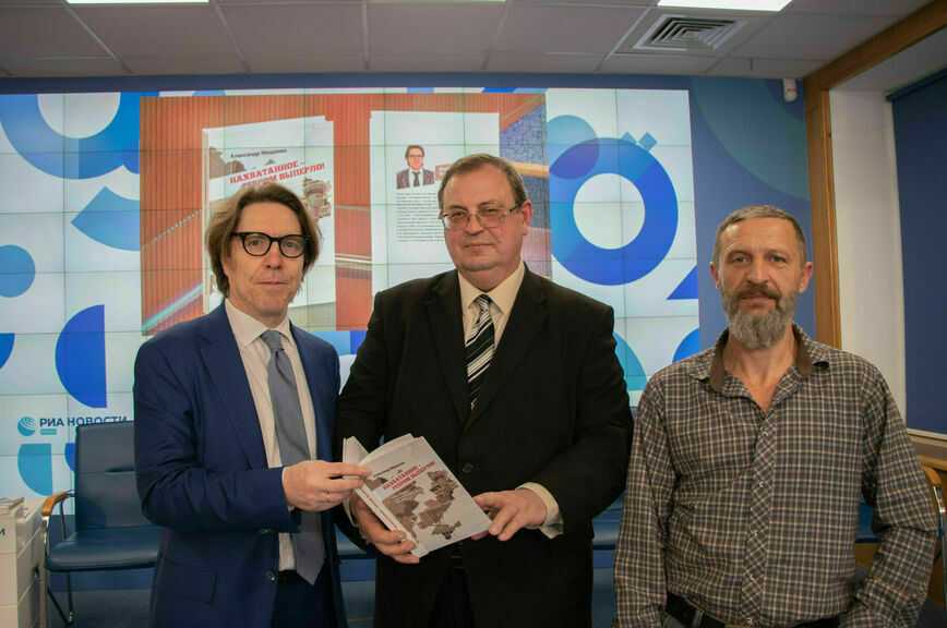 Брестский мир (3 марта 1918) оформил выход россии из войны