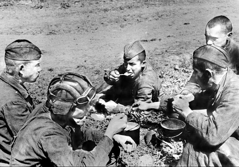 Война войной, а обед по расписанию… питание красной армии в годы великой
