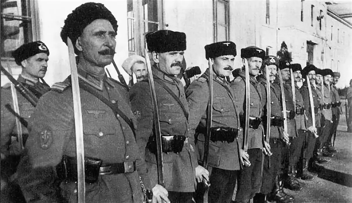 Никита карацупа биография. зачем легендарный пограничник карацупа сменил фамилию? из пастухов в следопыты