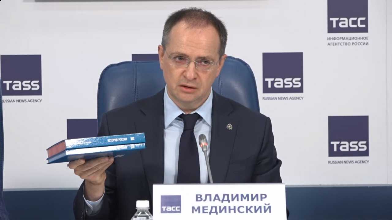 Казус мединского: чем закончился спор из-за диссертации министра культуры | пресса | вольное сетевое сообщество «диссернет»